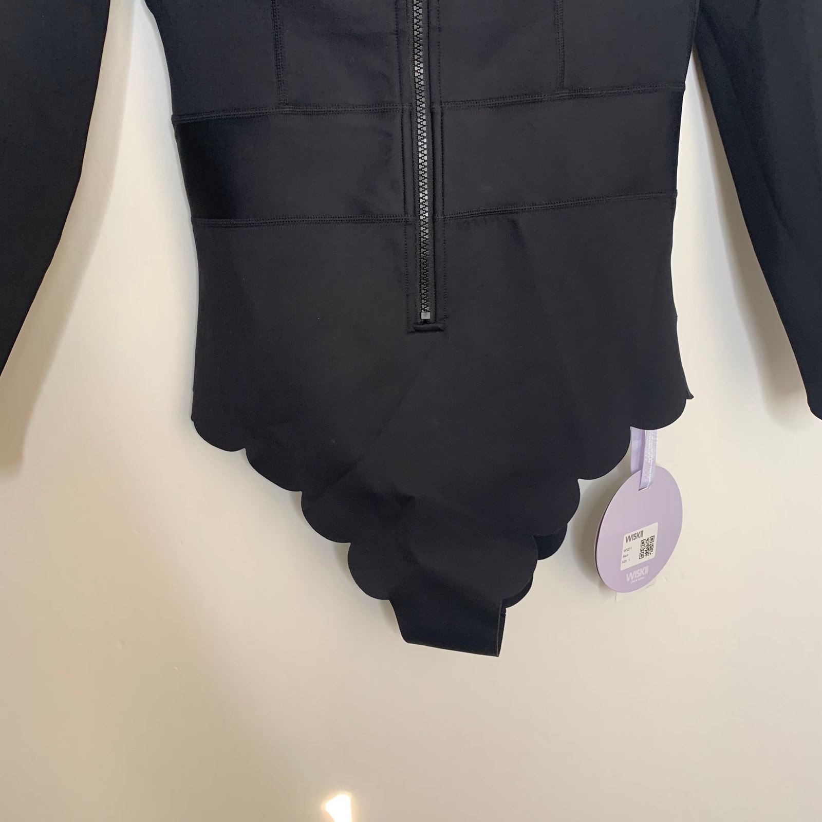 Wiskii Long Sleeve Zip Front Swimsuit One Piece Black Lux Surf Womens New Large — image 8 of 8